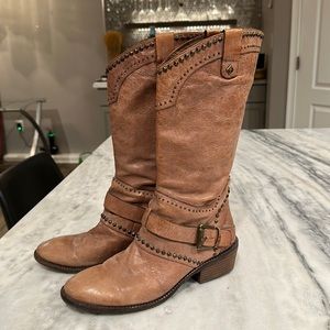 B Makowsky boots